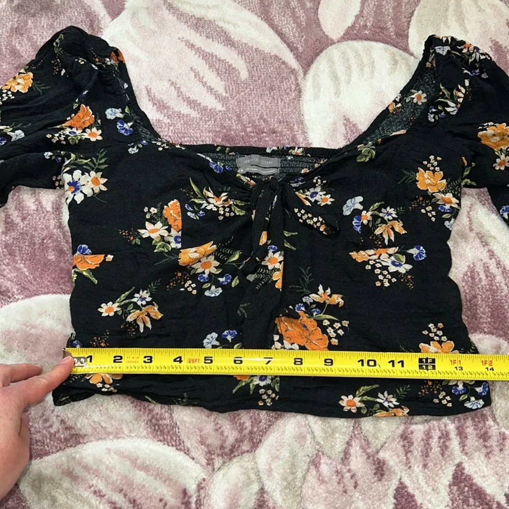 Urban Outfitters Black Floral Rosalind Puff Sleeve Crop Top - Picture 9 of 14